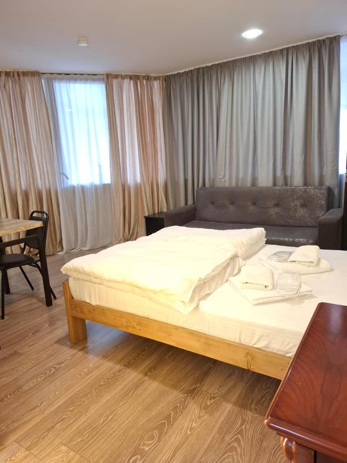 Aura Plaza Hotel Tiflis Exterior foto